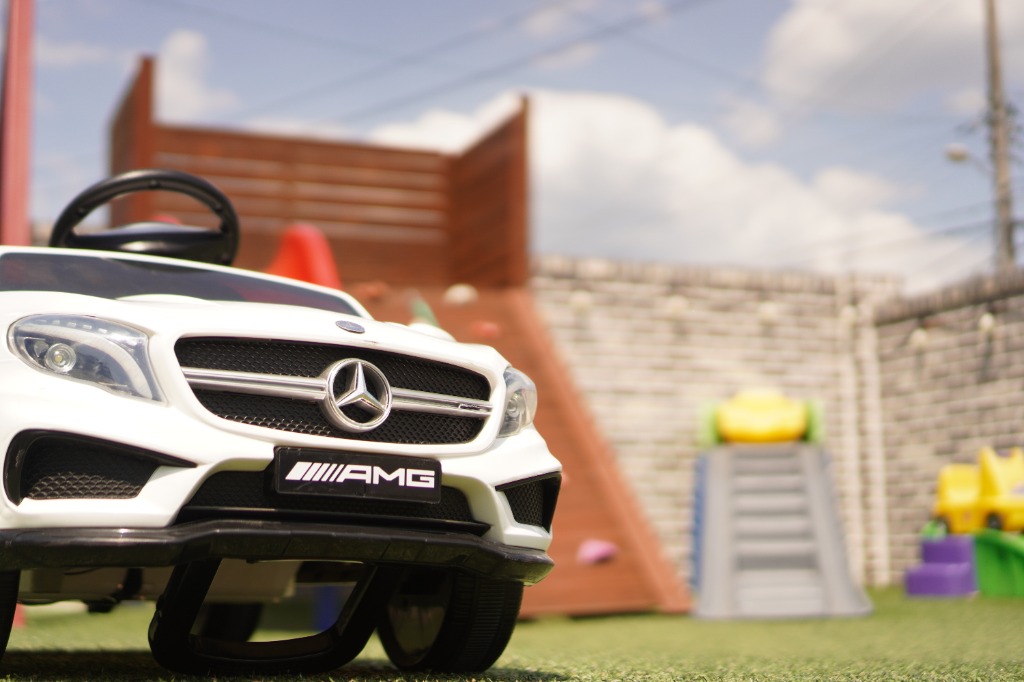 실제 잔디마당 메르세데스 AMG 키즈 전동차